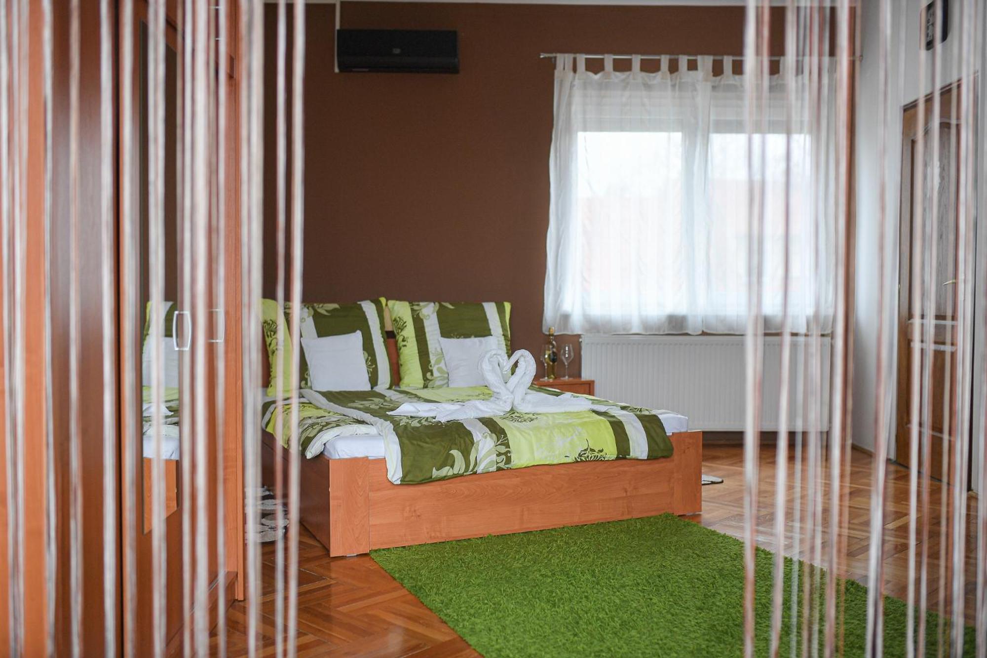Kokusz Apartmanok Erlau Zimmer foto